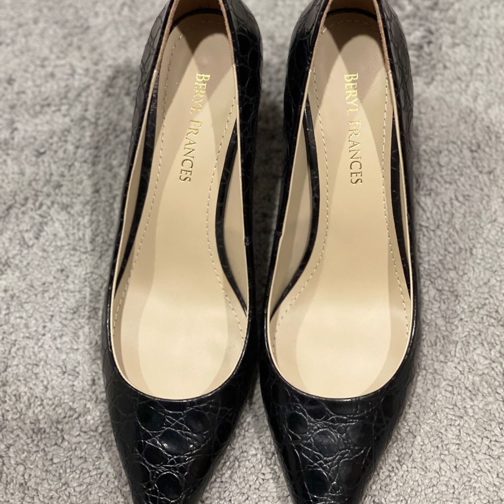 Gorgeous Italian Pumps by Beryl Francis, dark choc in color